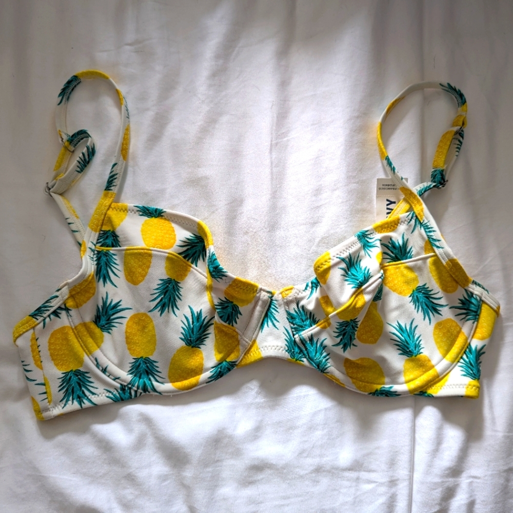 NWT Old Navy Underwire Bikini Top